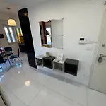 Attico Sole E Mare Apartment *