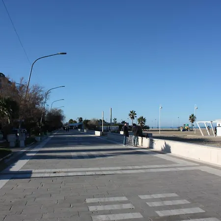 アパート Attico Sole E Mare ペスカーラ
